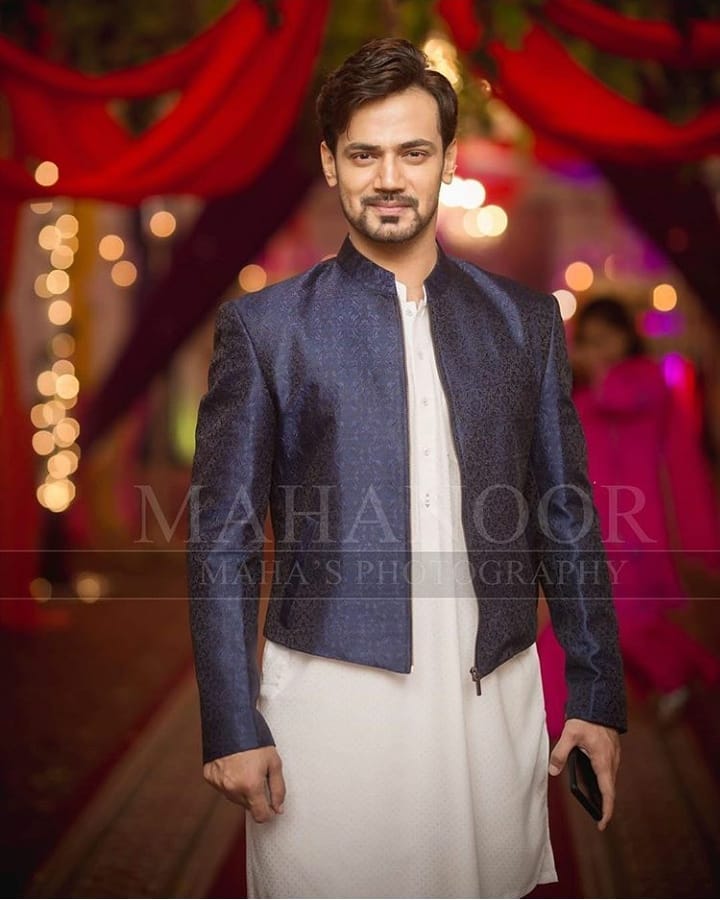 Zahid Ahmed with His Wife Amna looking Awesome at Aineeb Mehndi